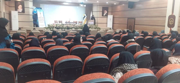 نشست هم اندیشی مدیران، معاونان و معلمان راهنمای مدارس مجری طرح کارورزی  7