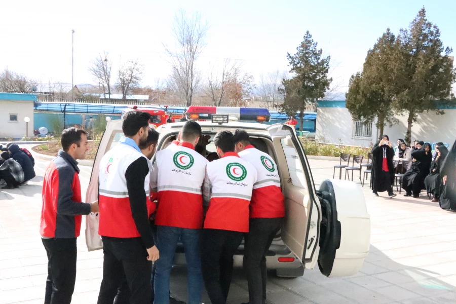 برگزاری مانور زلزله با همکاری هلال احمر زنجان 5
