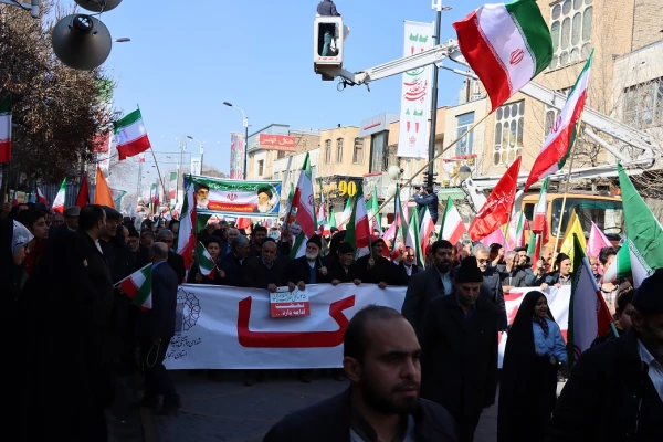 راهپیمایی یوم الله ۲۲ بهمن  با شعارمحوری  "«جشن ملی، مشارکت پرشور، آینده روشن»" 
 3