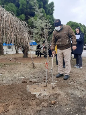 کاشت نهال در پردیس الزهرا(س) به مناسبت گرامیداشت روز درختکاری 2