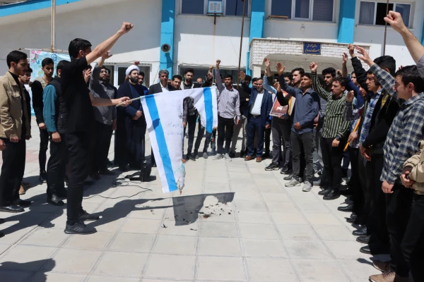  تجمع دانشجویان در حمایت از عملیات وعده صادق 6