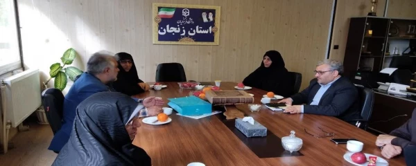 مشاور وزیر آموزش و پرورش از مدیر امور پردیس های استان تجلیل کردند 2