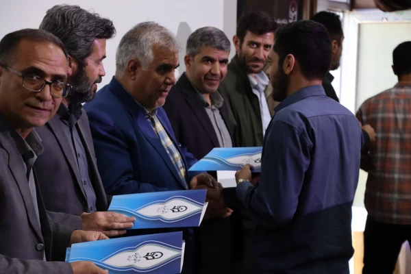 برگزاری مراسم گرامیداشت هفته سرآمدی آموزش و نکوداشت مقام استاد
 4