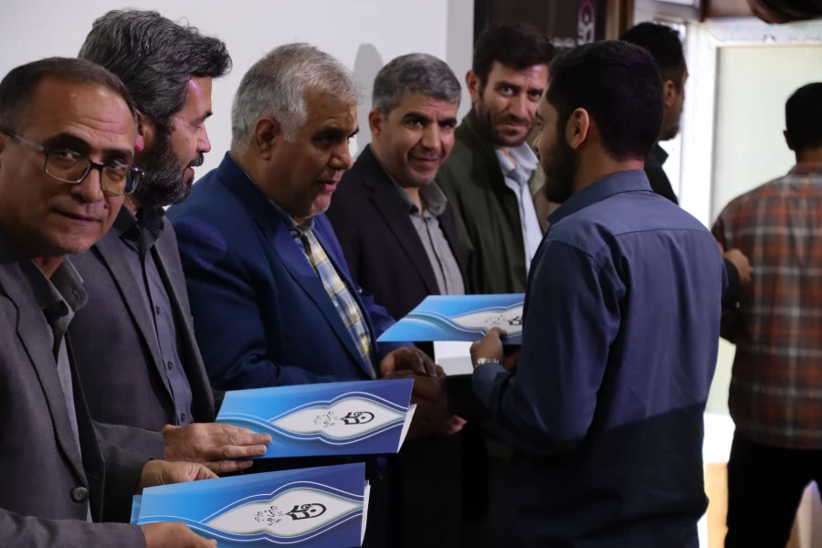 برگزاری مراسم گرامیداشت هفته سرآمدی آموزش و نکوداشت مقام استاد
 4