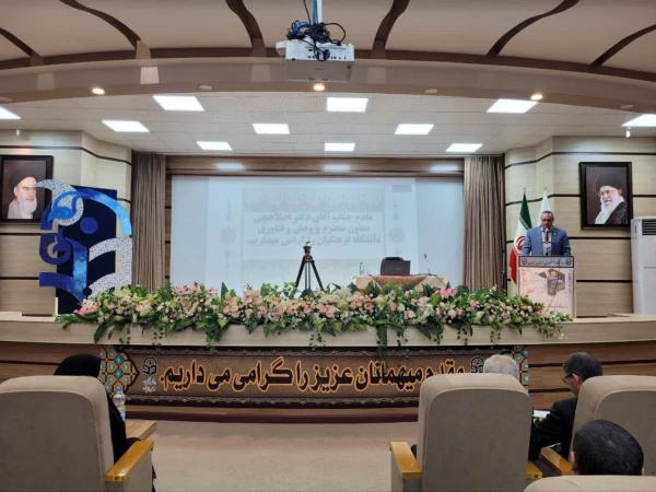 دوازدهمین همایش ملی فلسفه تربیت معلم به میزبانی دانشگاه فرهنگیان استان زنجان برگزار شد. 6