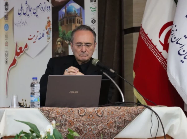 دوازدهمین همایش ملی فلسفه تربیت معلم به میزبانی دانشگاه فرهنگیان استان زنجان برگزار شد. 7