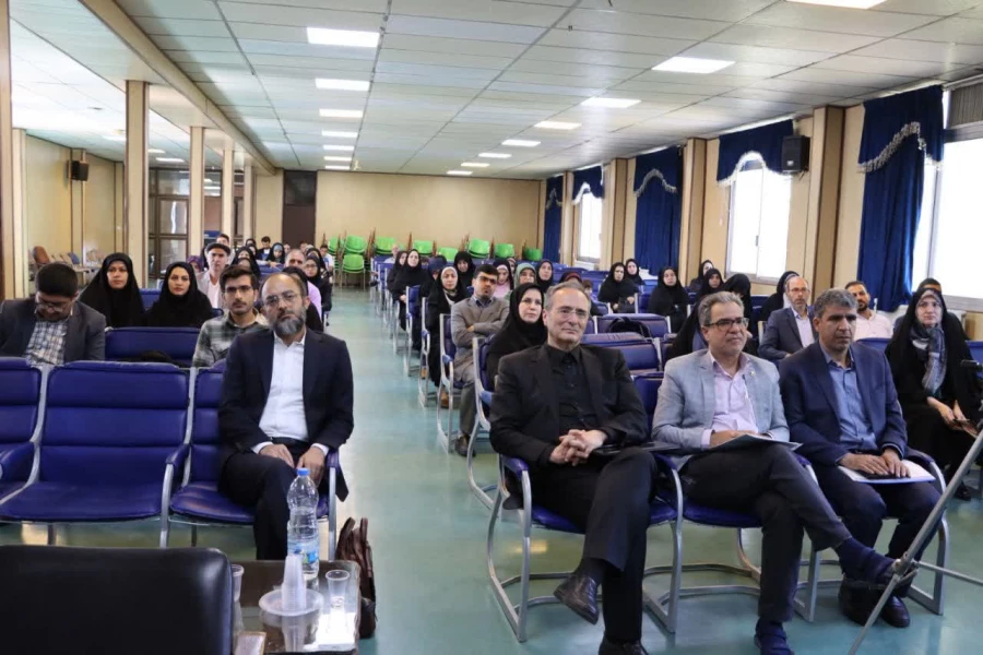 دوازدهمین همایش ملی فلسفه تربیت معلم به میزبانی دانشگاه فرهنگیان استان زنجان برگزار شد. 11