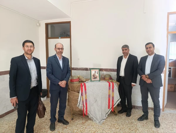 برگزاری نمایشگاه به مناسبت هفته دفاع مقدس   3