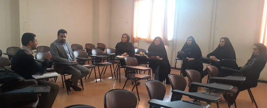 جلسه هم اندیشی اساتید گروه های آموزشی پردیس های استان 11