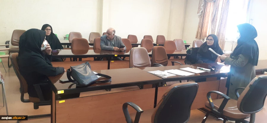 جلسه هم اندیشی اساتید گروه های آموزشی پردیس های استان 12