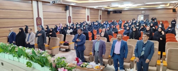 نشست هم اندیشی مدیران، معاونان و معلمان راهنمای مدارس مجری طرح کارورزی 2