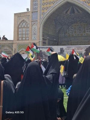 حضور دانشجومعلمان و کارکنان پردیس الزهرا(س) در تجمع علیه جنایات رژیم صهیونستی 2