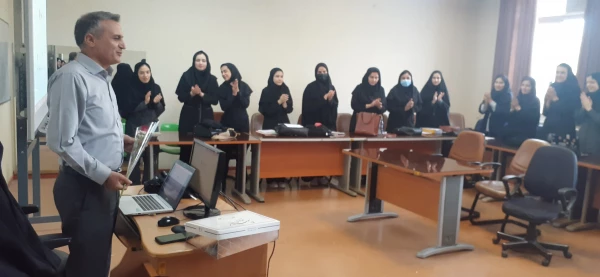 تقدیر از اساتید دانشگاه در دهه سرآمدی آموزش 3