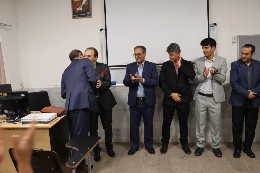 تقدیر از اساتید دانشگاه در دهه سرآمدی آموزش 3