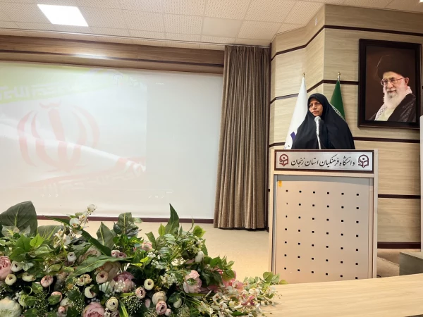 مراسم دهه سرآمدی آموزش در سالن آمفی تئاتر کوثر پردیس الزهرا(س) برگزار شد. 2