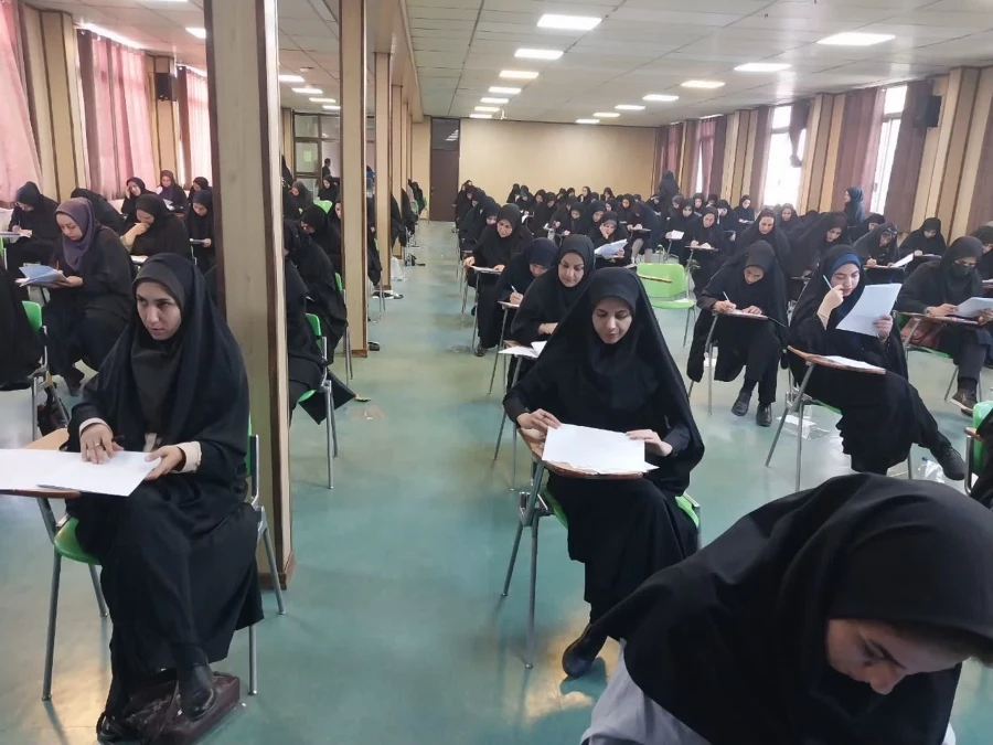 آزمون متمرکز اصلح در پردیس های دانشگاه فرهنگیان استان زنجان برگزار شد. 4