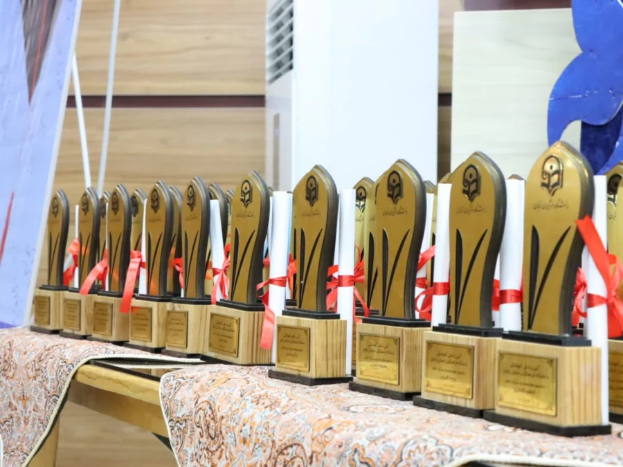 آئین دانش آموختگی دانشجویان پردیس الزهرا(س) دانشگاه فرهنگیان استان زنجان برگزار شد. 2