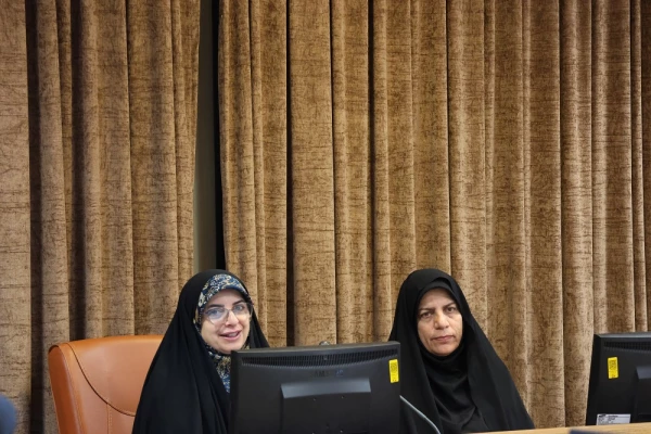 نشست صمیمی مدیرکل امور بانوان  و خانواده استانداری  با بانوان دانشگاه فرهنگیان استان زنجان
 2