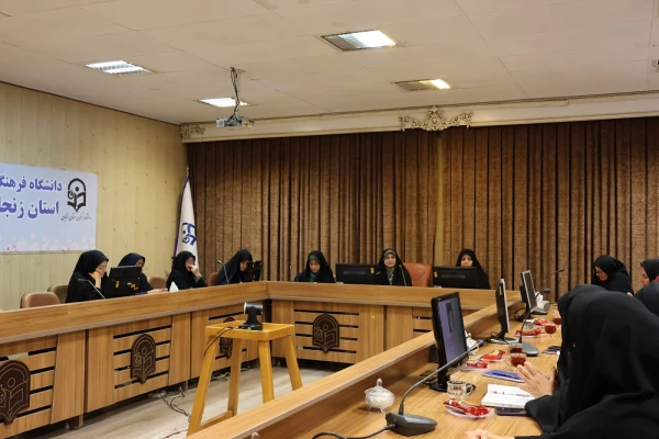 نشست صمیمی مدیرکل امور بانوان  و خانواده استانداری  با بانوان دانشگاه فرهنگیان استان زنجان
 2