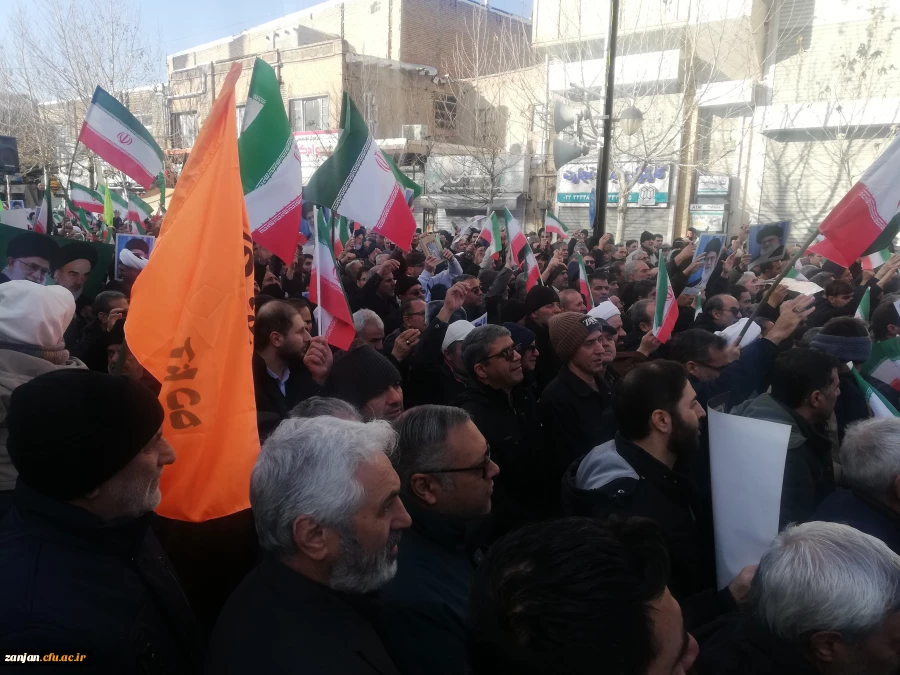 حضور دانشجویان و عوامل اجرایی و اساتید دانشگاه فرهنگیان شهید بهشتی در حماسه باشکوه 22 دی 5