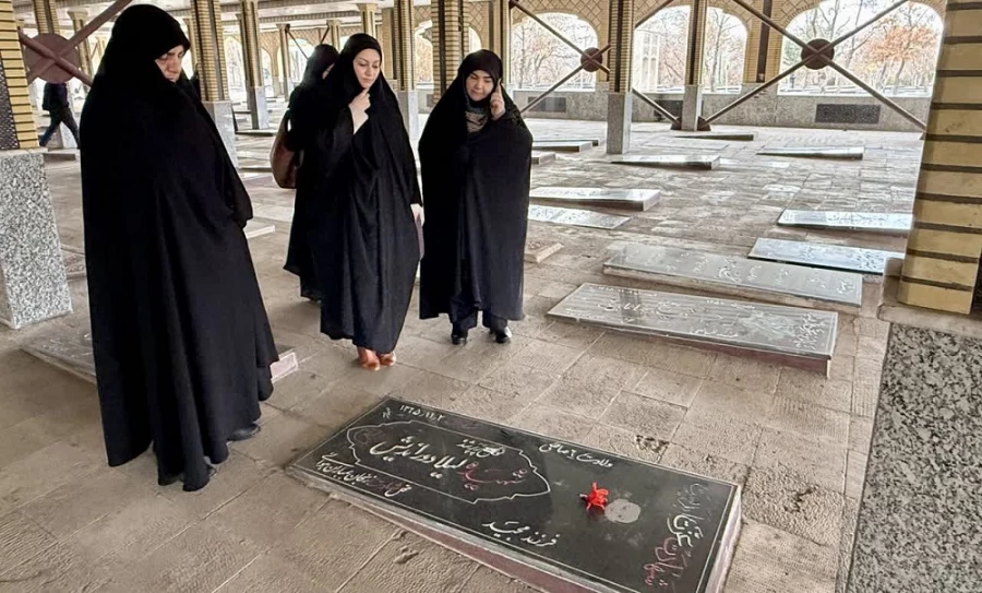 به مناسبت گرامیداشت پیروزی شکوهمند انقلاب اسلامی 4